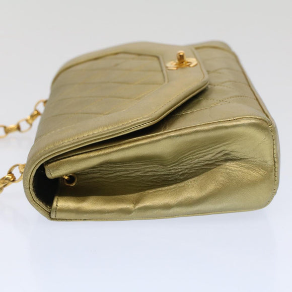 CHANEL Matelasse Turn Lock Chain Shoulder Bag Lamb Skin Gold CC Auth 51274SAM