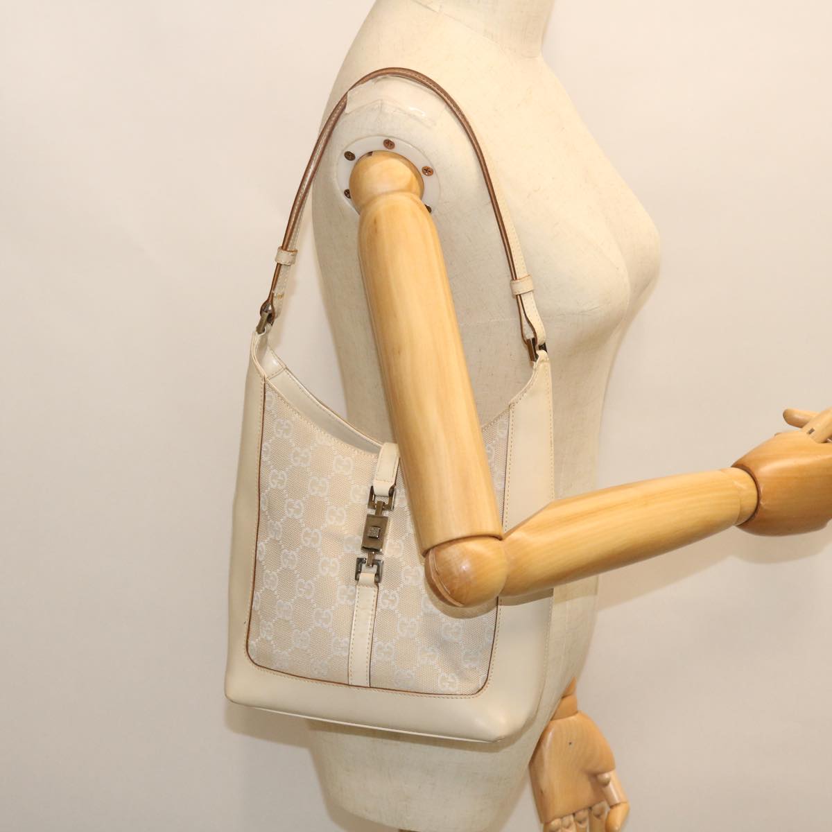 GUCCI GG Canvas Jackie Shoulder Bag White 001 3876 002122 Auth 51646