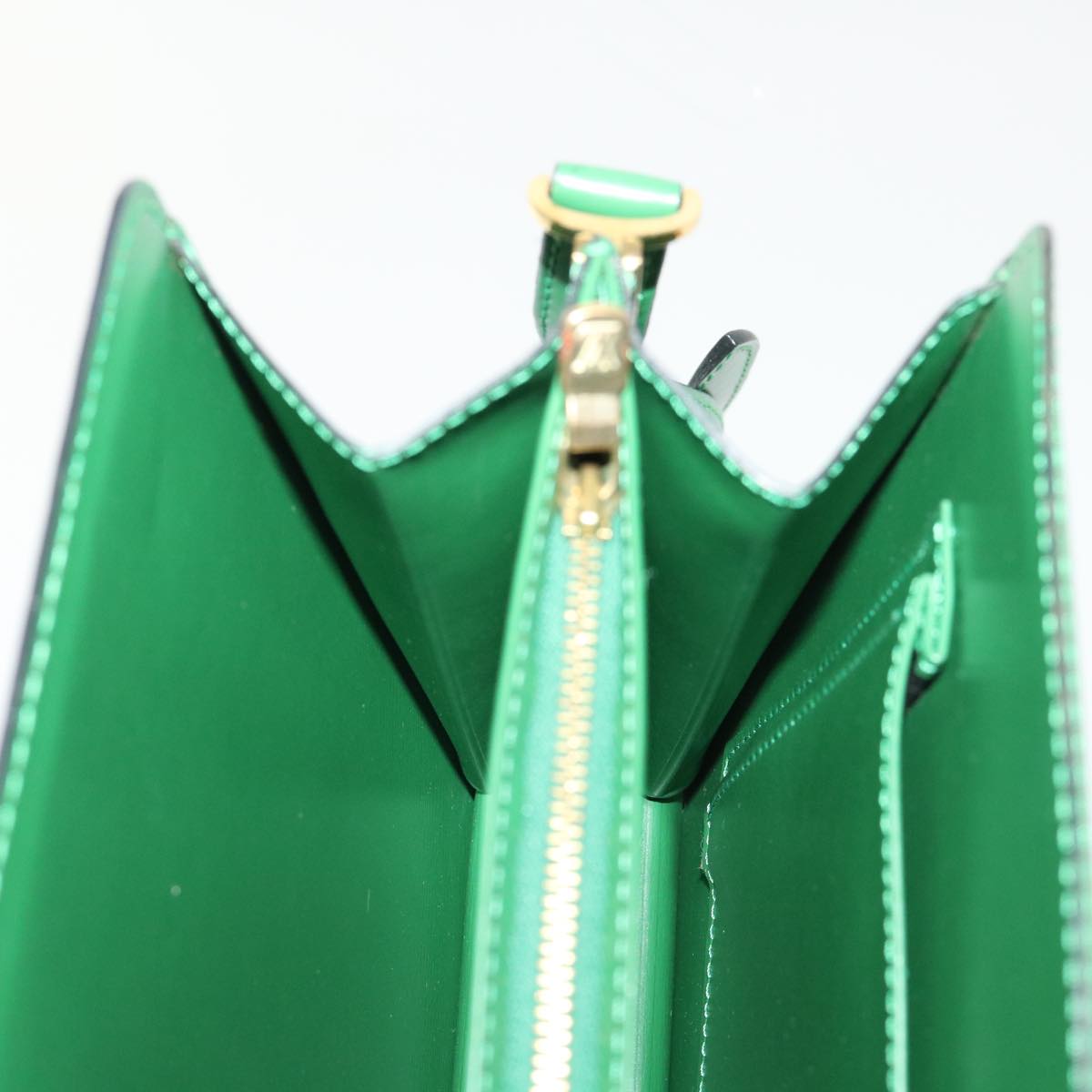 LOUIS VUITTON Epi Capucines Shoulder Bag Green M52344 LV Auth 52058