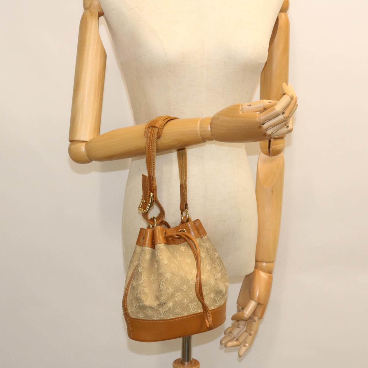 LOUIS VUITTON Monogram Mini Noelie Shoulder Bag Beige M92689 LV Auth 52116