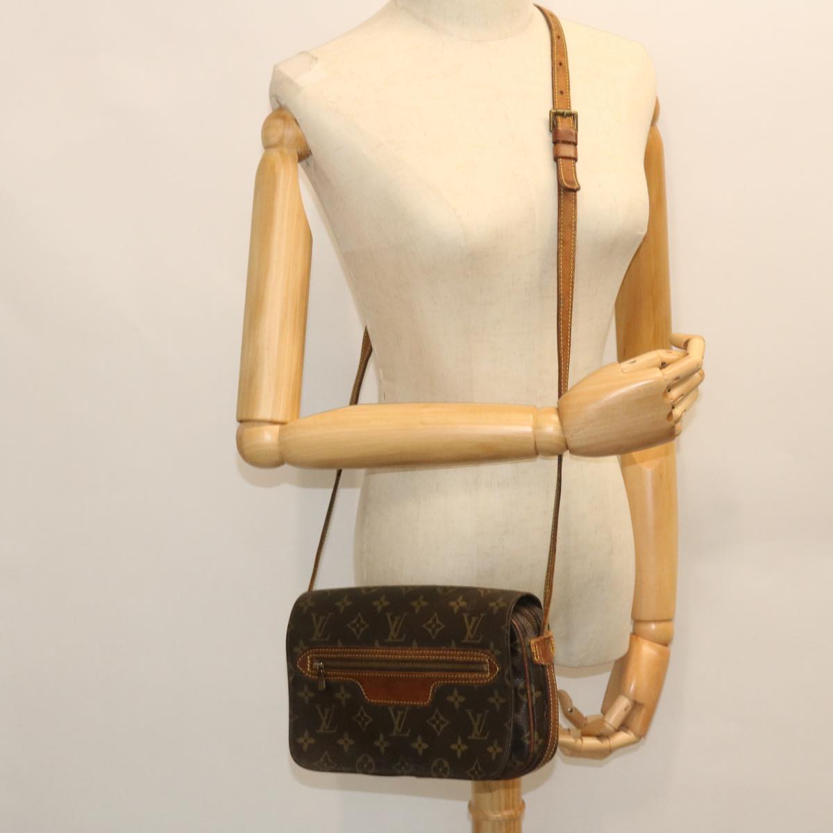 LOUIS VUITTON Monogram Saint Germain Shoulder Bag M51210 LV Auth 52122