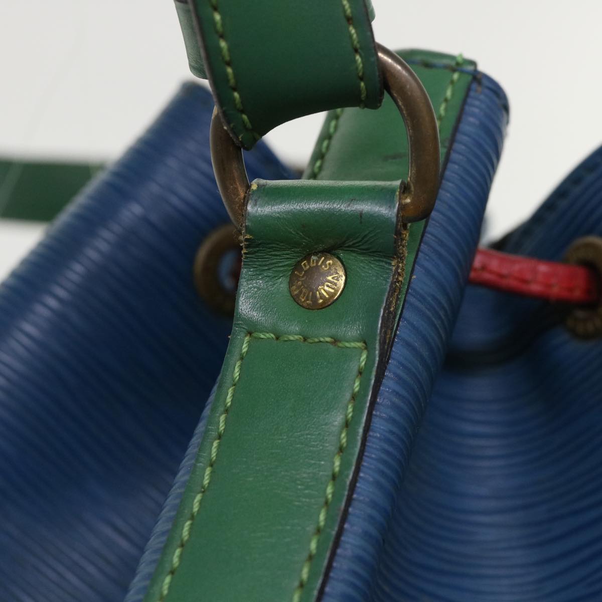 LOUIS VUITTON Epi Tricolor Noe Shoulder Bag Blue Red Green M44082 LV Auth 52239