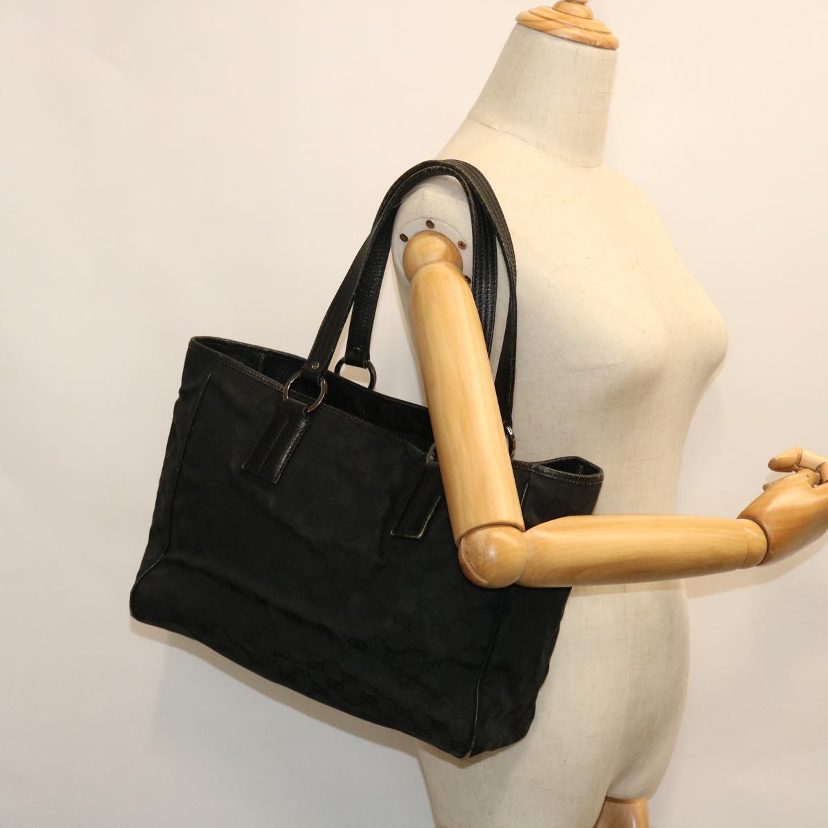 GUCCI GG Canvas Hand Bag Black 113017 Auth 52250 | Brand