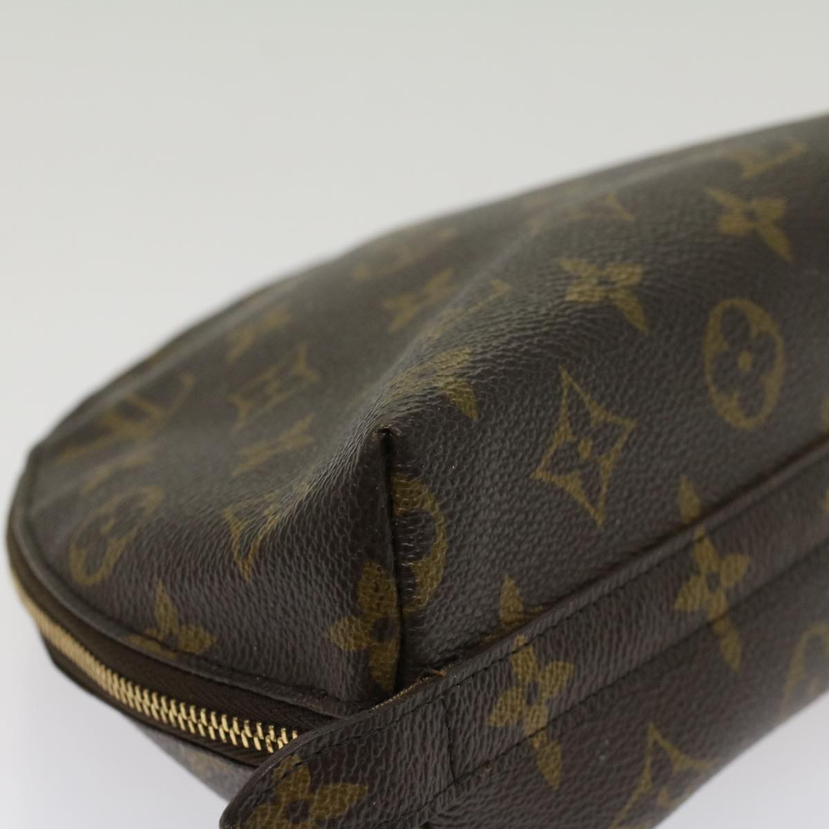 LOUIS VUITTON Monogram Trousse Demi Ronde Cosmetic Pouch M47520 LV Auth 52288