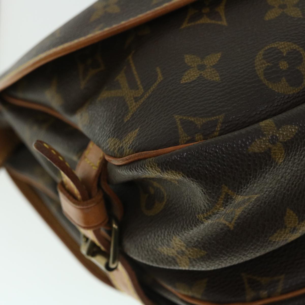 LOUIS VUITTON Monogram Saumur 30 Shoulder Bag M42256 LV Auth 52314