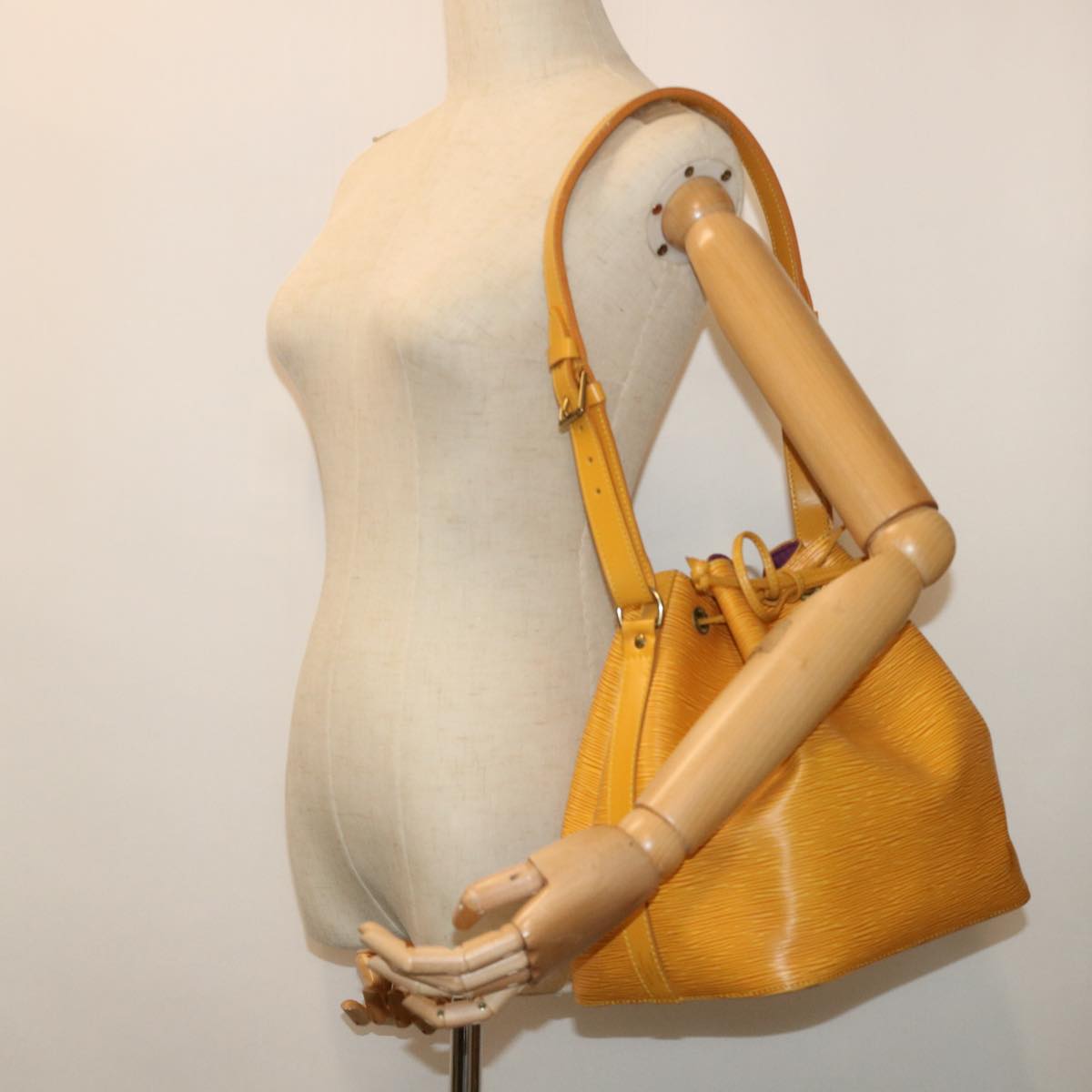 LOUIS VUITTON Epi Petit Noe Shoulder Bag Tassili Yellow M44109 LV Auth 52382