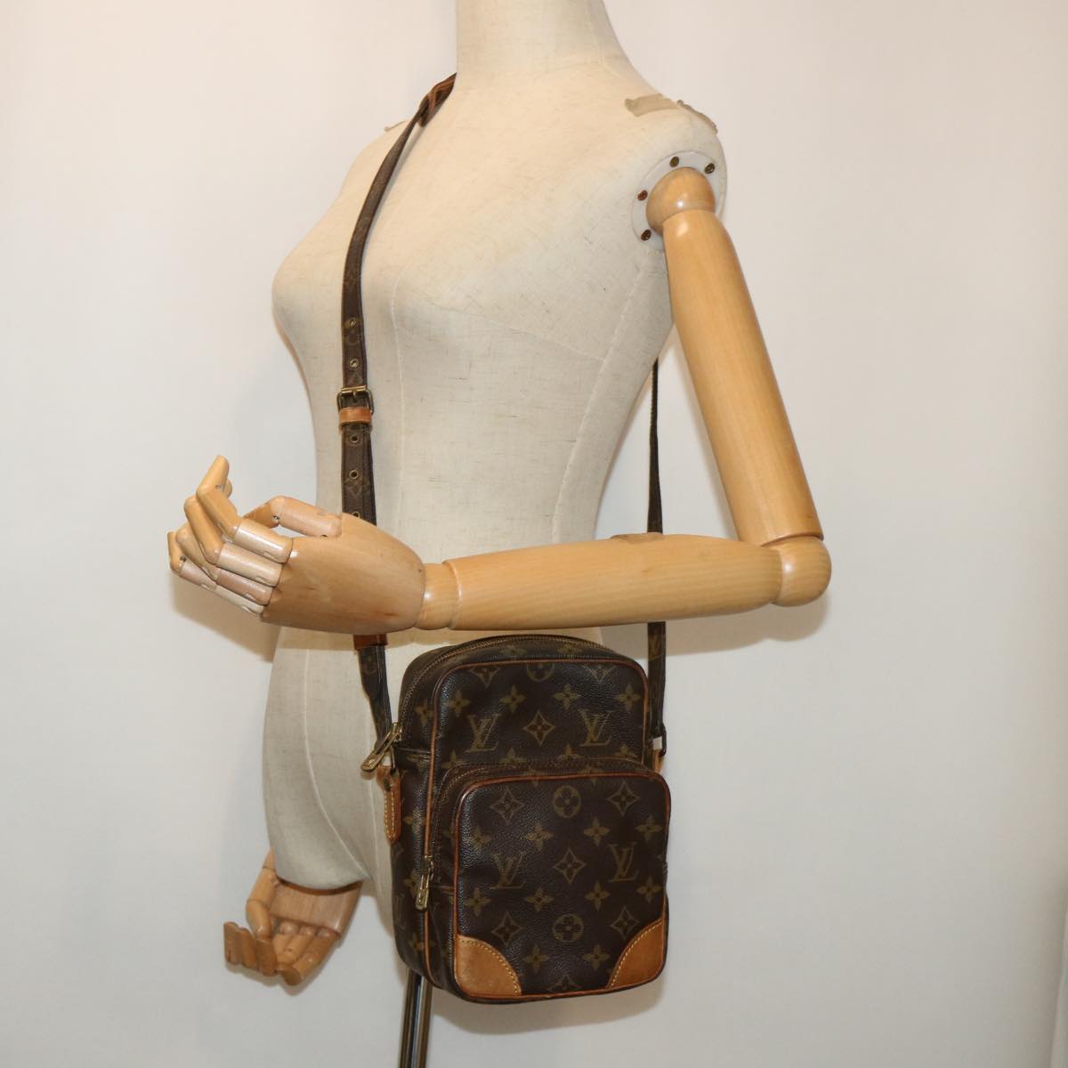 LOUIS VUITTON Monogram Amazon Shoulder Bag M45236 LV Auth 52640