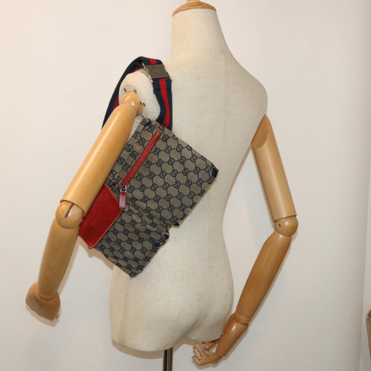 GUCCI GG Canvas Sherry Line Waist bag Leather Beige Red Navy 28566 Auth 52752