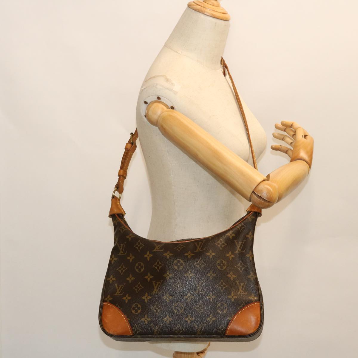 LOUIS VUITTON Monogram Boulogne 30 Shoulder Bag M51265 LV Auth 52814