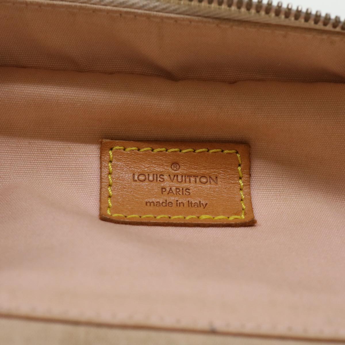 LOUIS VUITTON Vernis Sullivan Vertical Bag Marshmallow Pink M91298 LV Auth 52979