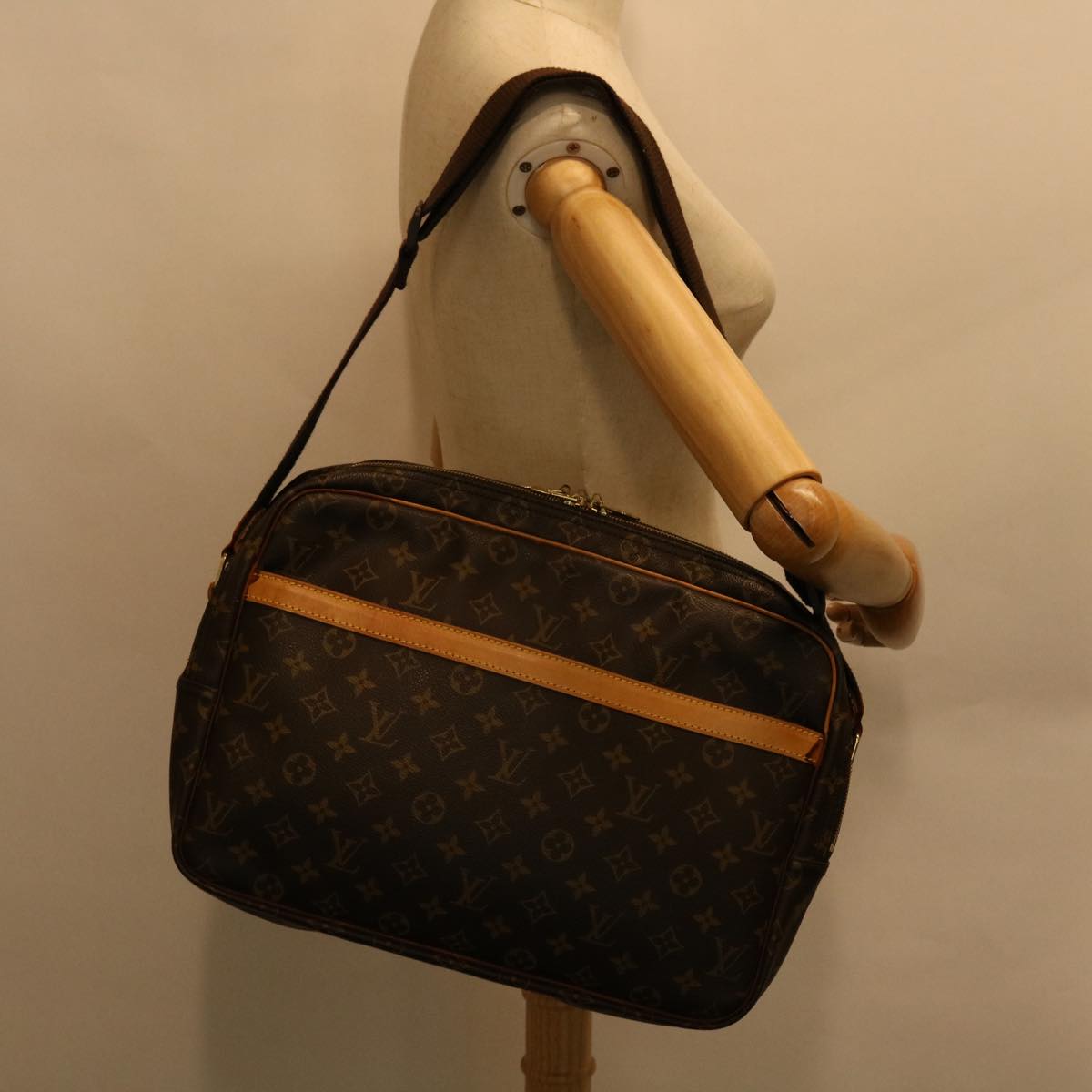 LOUIS VUITTON Monogram Reporter GM Shoulder Bag M45252 LV Auth 53183