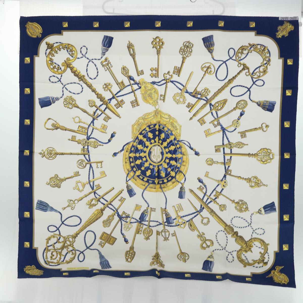 HERMES Carre 90 LES CLES Scarf Silk Navy White Auth 53285