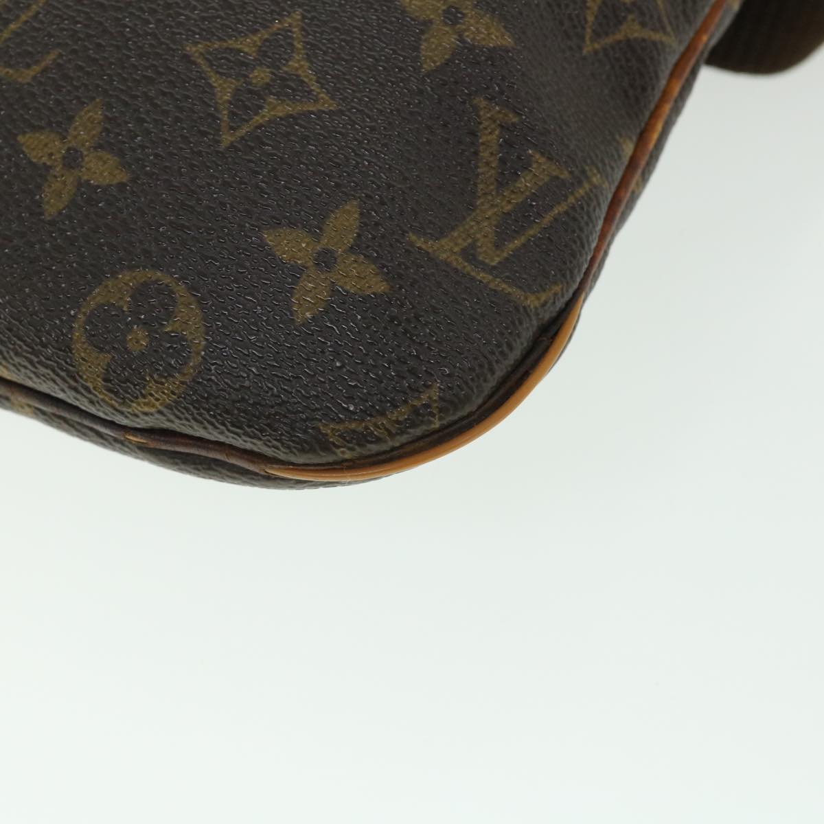 LOUIS VUITTON Monogram Pochette Bosphore Shoulder Bag M40044 LV Auth 53304