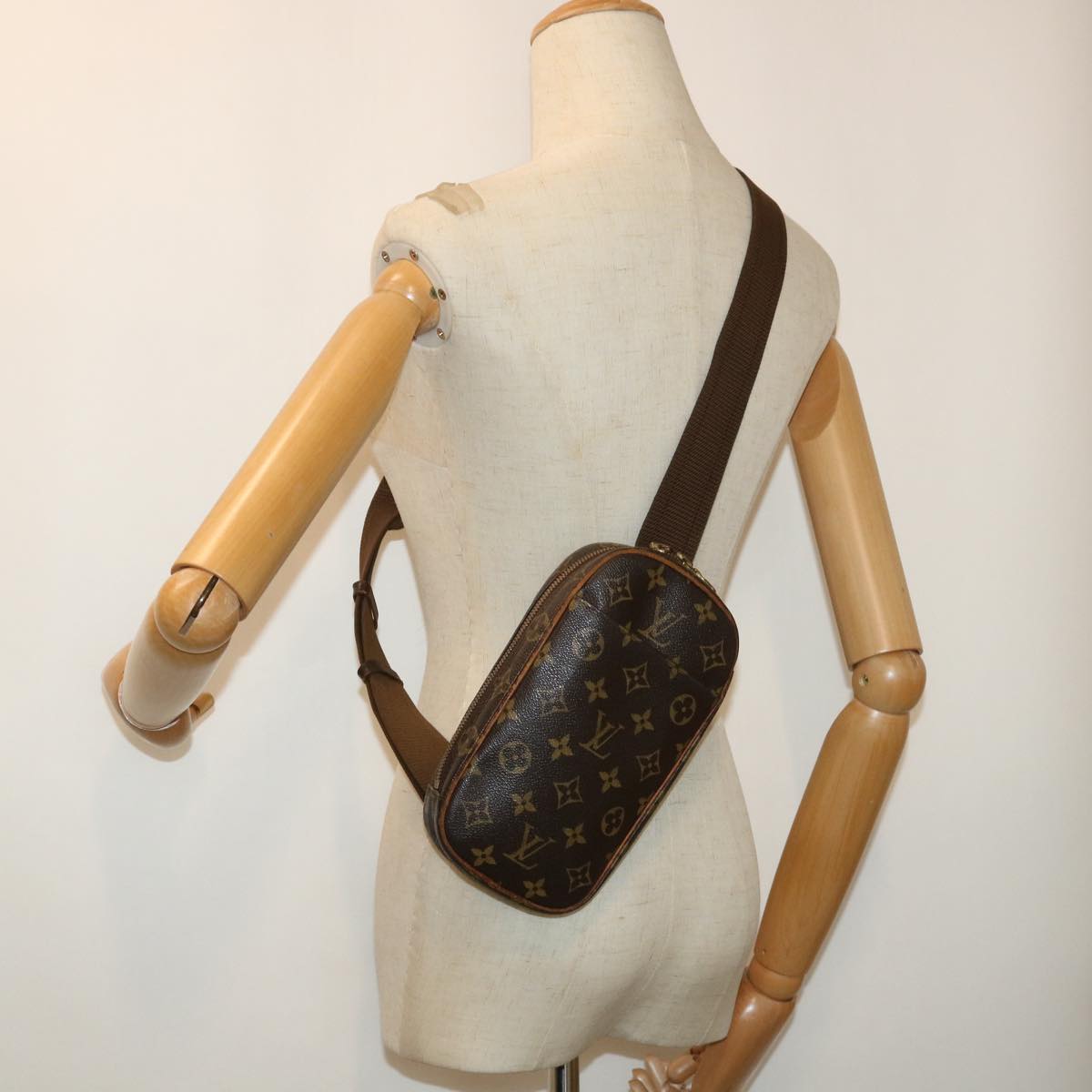 LOUIS VUITTON Monogram Pochette Gange Shoulder Bag M51870 LV Auth 53496