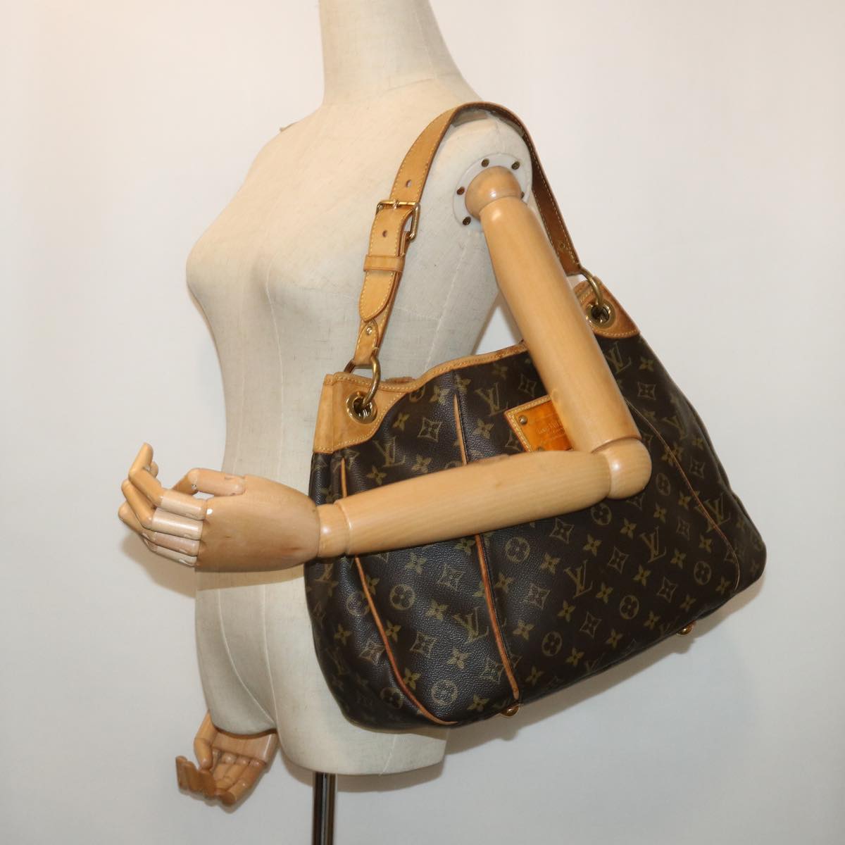 LOUIS VUITTON Monogram Galliera PM Shoulder Bag M56382 LV Auth 53535