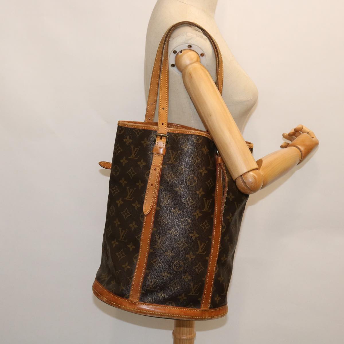 LOUIS VUITTON Monogram Bucket GM Shoulder Bag Vintage M42236 LV Auth 53591