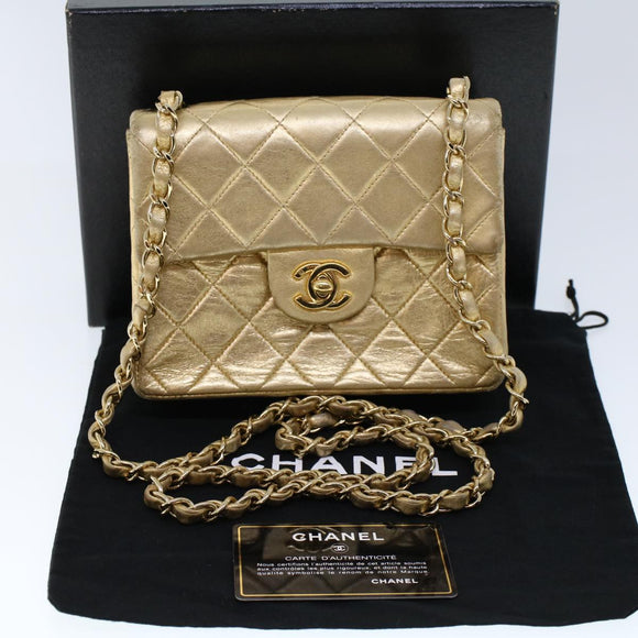 CHANEL Matelasse Turn Lock Chain Shoulder Bag Lamb Skin Gold CC Auth 53752SA