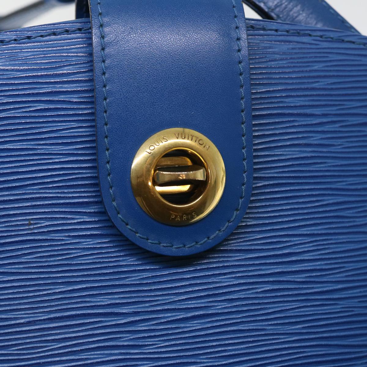 LOUIS VUITTON Epi Cluny Shoulder Bag Blue M52255 LV Auth 53959