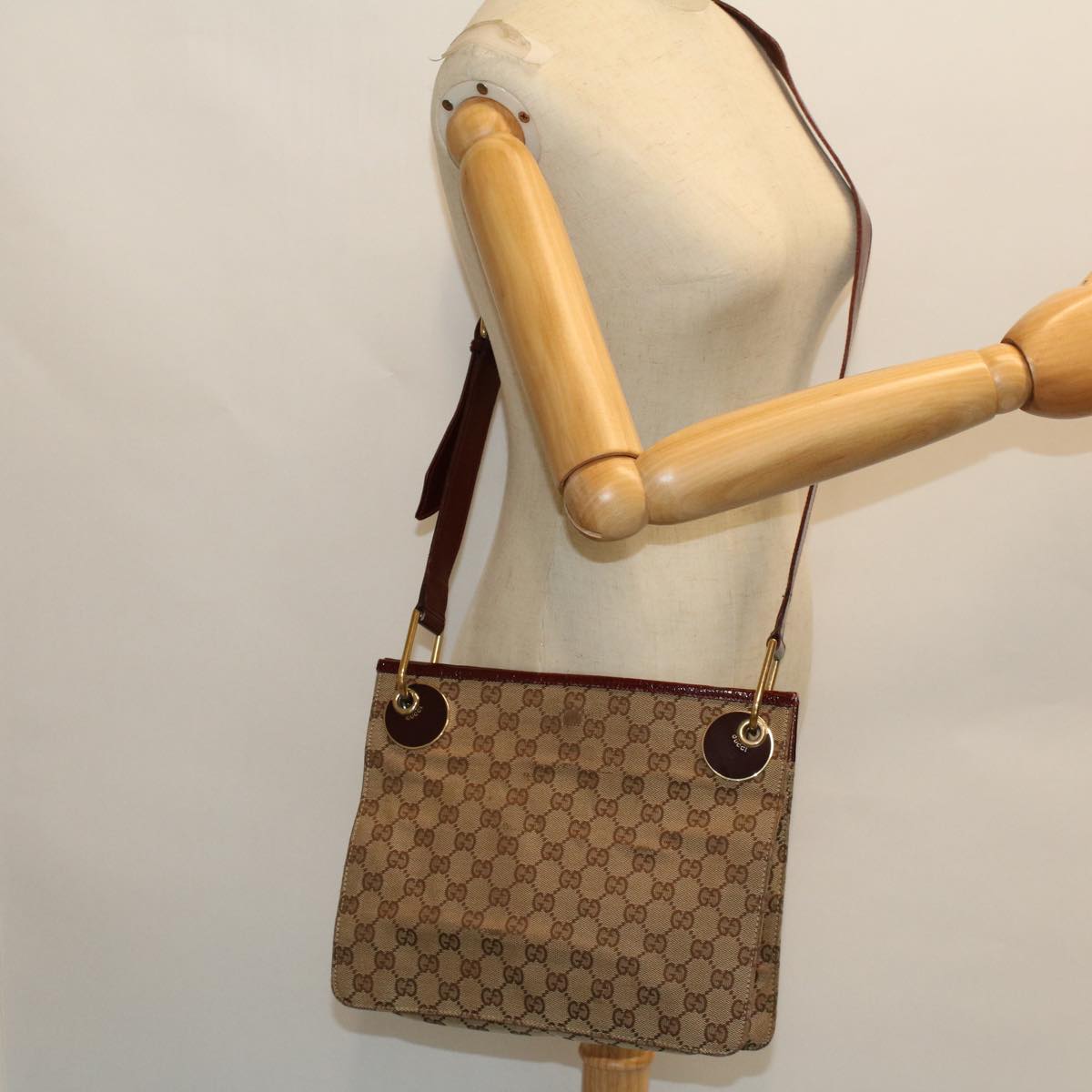 GUCCI GG Canvas Shoulder Bag Canvas Patent Beige Red Auth 54009