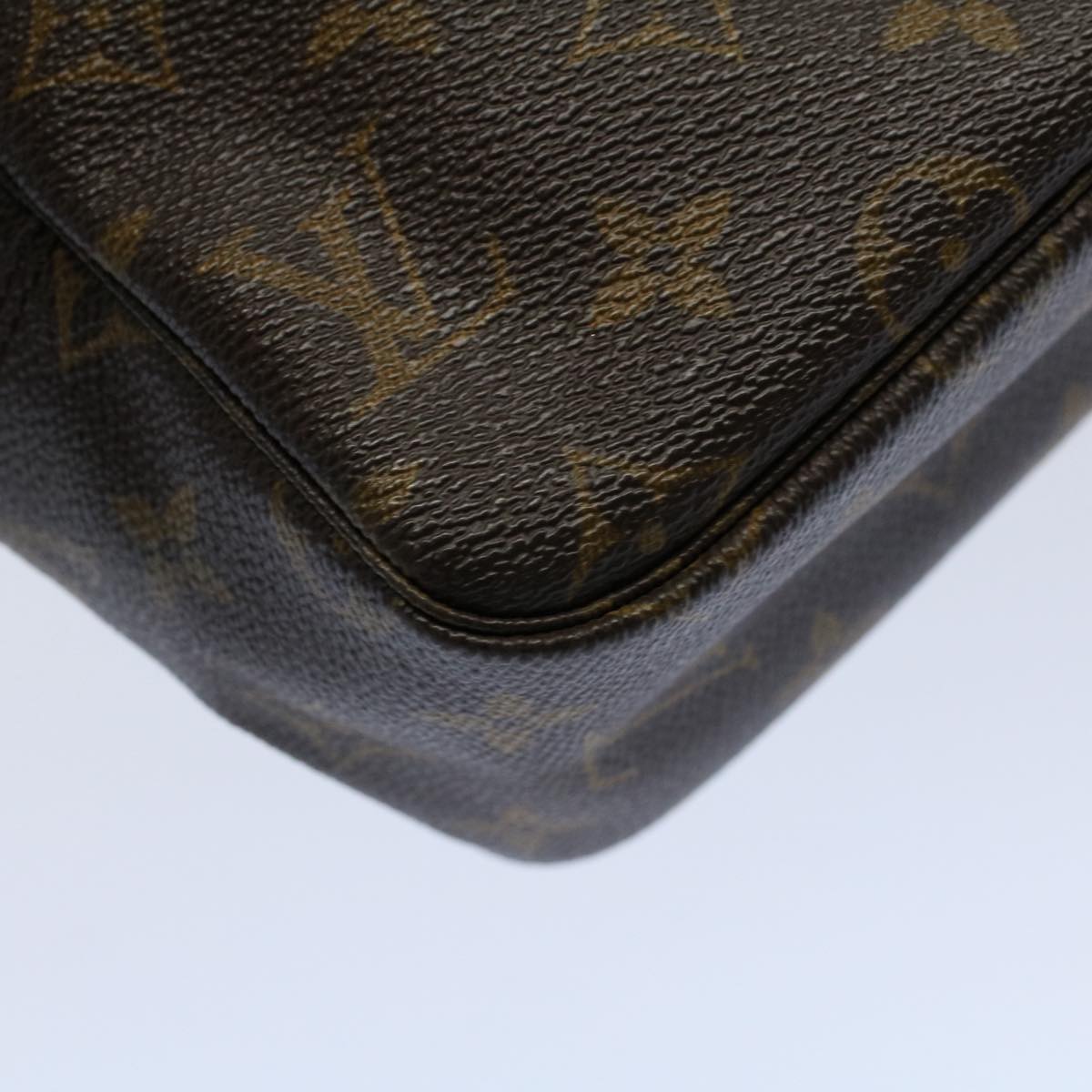 LOUIS VUITTON Monogram Trousse Toilette 28 Clutch Bag M47522 LV Auth 54170