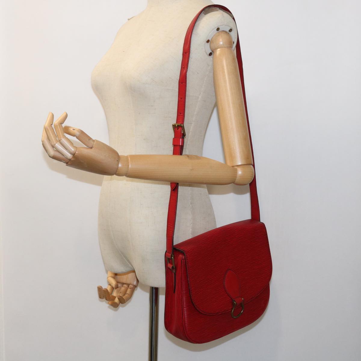 LOUIS VUITTON Epi Saint Cloud GM Shoulder Bag Red M52197 LV Auth 54240