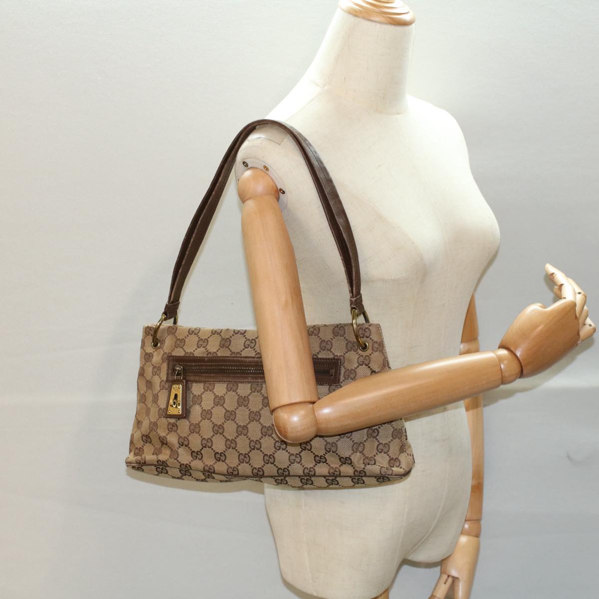 GUCCI GG Canvas Shoulder Bag Beige 130736 Auth 54324