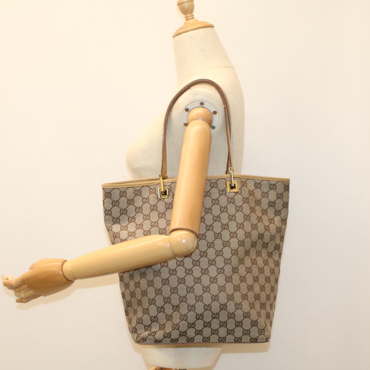 GUCCI GG Canvas Tote Bag Beige 002 1098 2404 Auth 54326