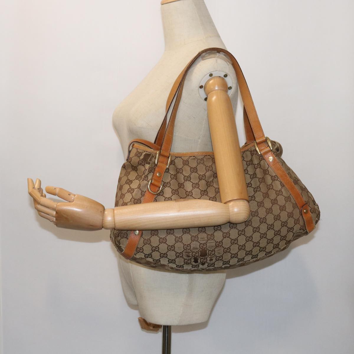 GUCCI GG Canvas Shoulder Bag Leather Beige Orange Auth 54329