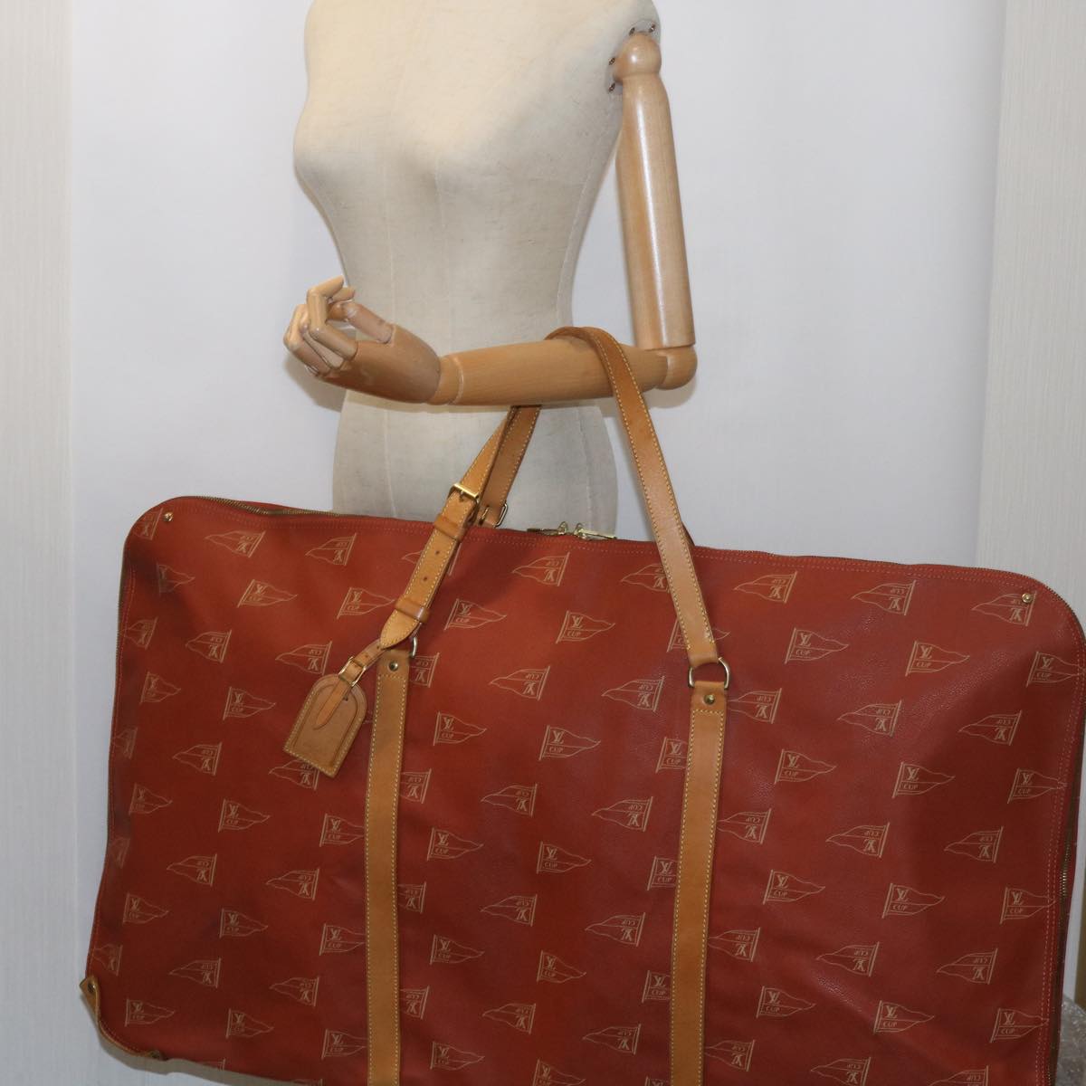 LOUIS VUITTON LV Cup Garment Cover Red Aboganie LV Auth 54415