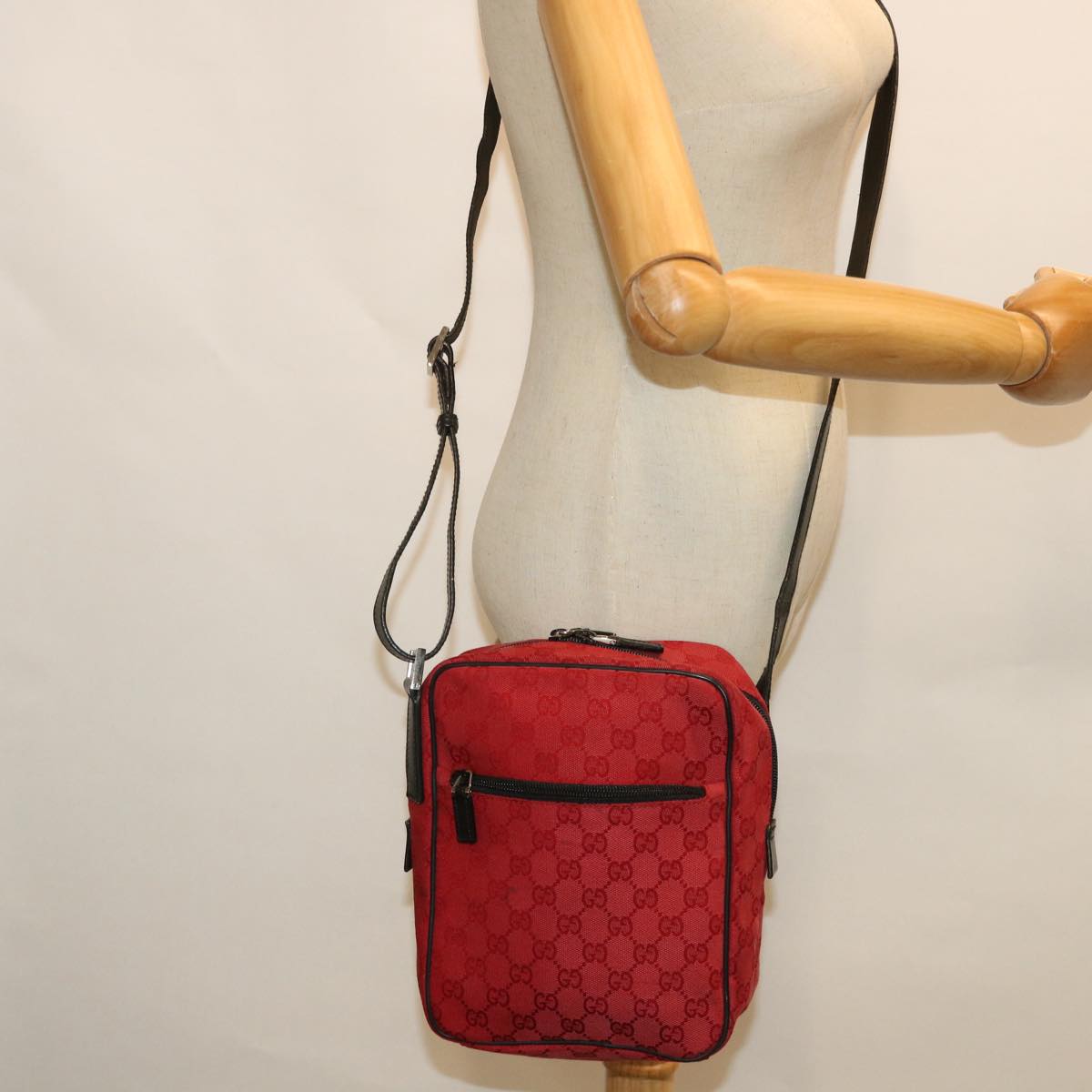 GUCCI GG Canvas Shoulder Bag Red 018 1612 200047 Auth 54533