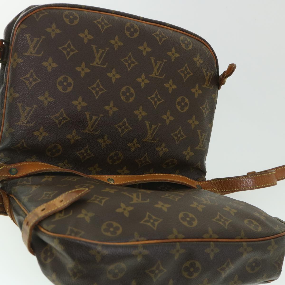 LOUIS VUITTON Monogram Saumur 30 Shoulder Bag M42256 LV Auth 54609