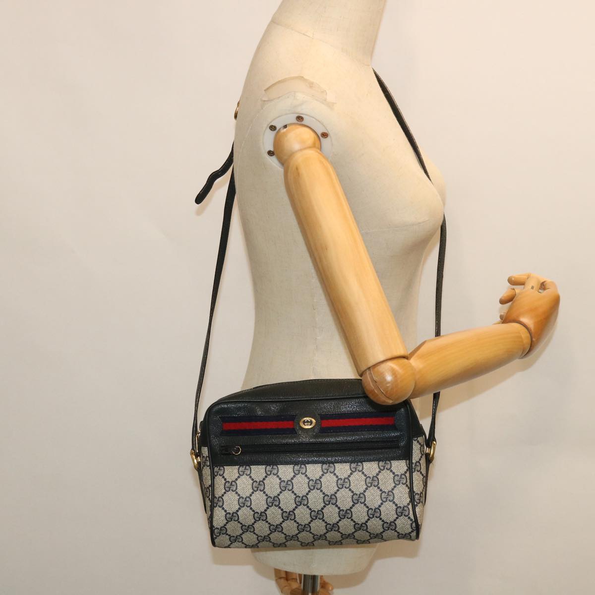 GUCCI GG Canvas Sherry Line Shoulder Bag Gray Red Navy 119.02.087 Auth 54792