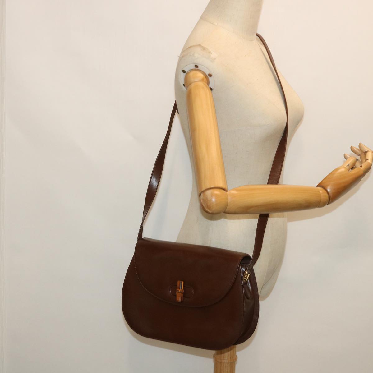 GUCCI Bamboo Shoulder Bag Leather Brown Auth 54841