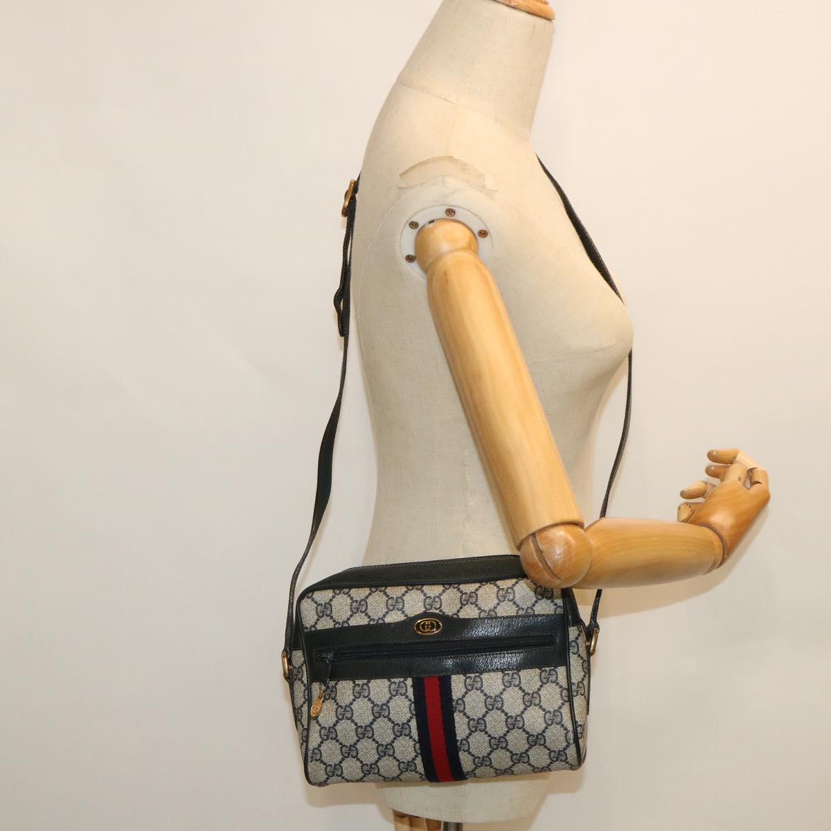 GUCCI GG Canvas Sherry Line Shoulder Bag PVC Leather Navy Red Auth 54963