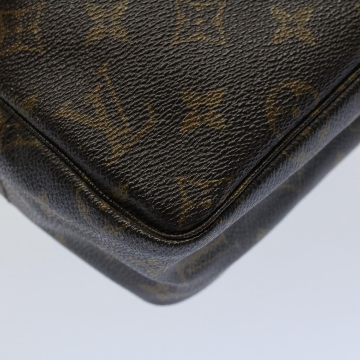 LOUIS VUITTON Monogram Trousse Toilette 28 Clutch Bag M47522 LV Auth 54980