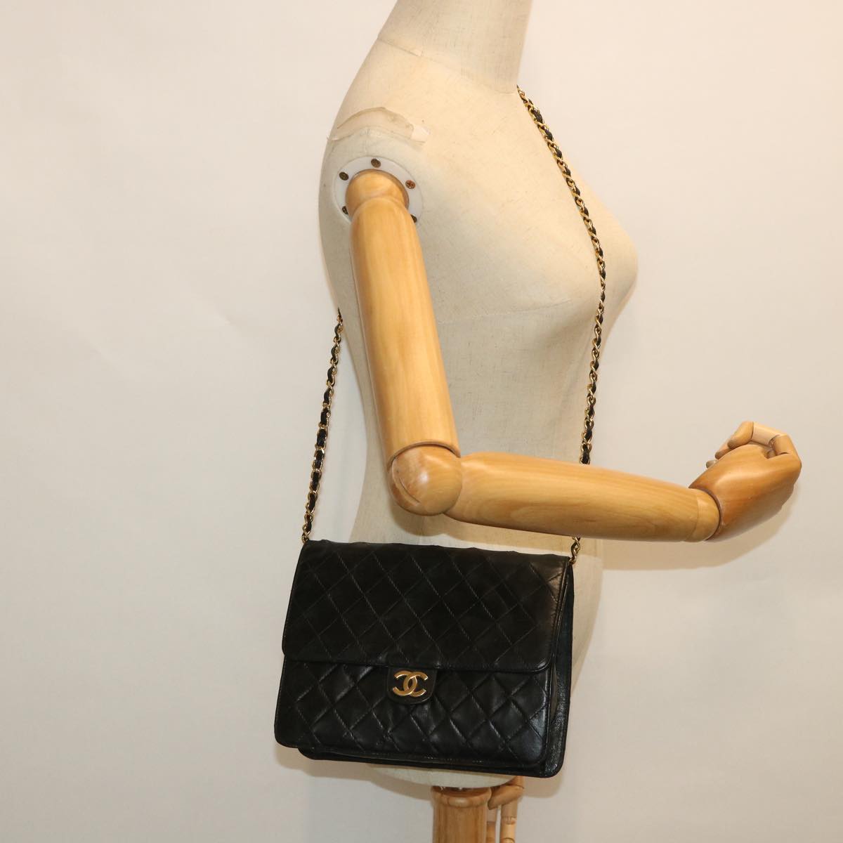 CHANEL Chain Matelasse Shoulder Bag Lamb Skin Black CC Auth 54996