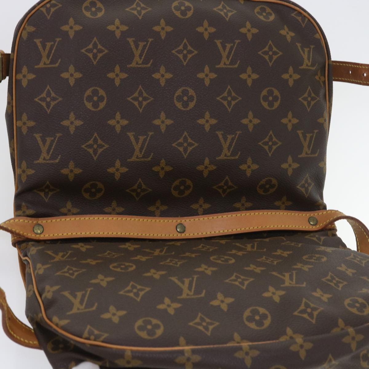 LOUIS VUITTON Monogram Saumur 30 Shoulder Bag M42256 LV Auth 55101