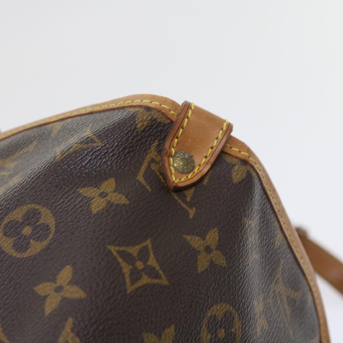 LOUIS VUITTON Monogram Saumur 30 Shoulder Bag M42256 LV Auth 55101