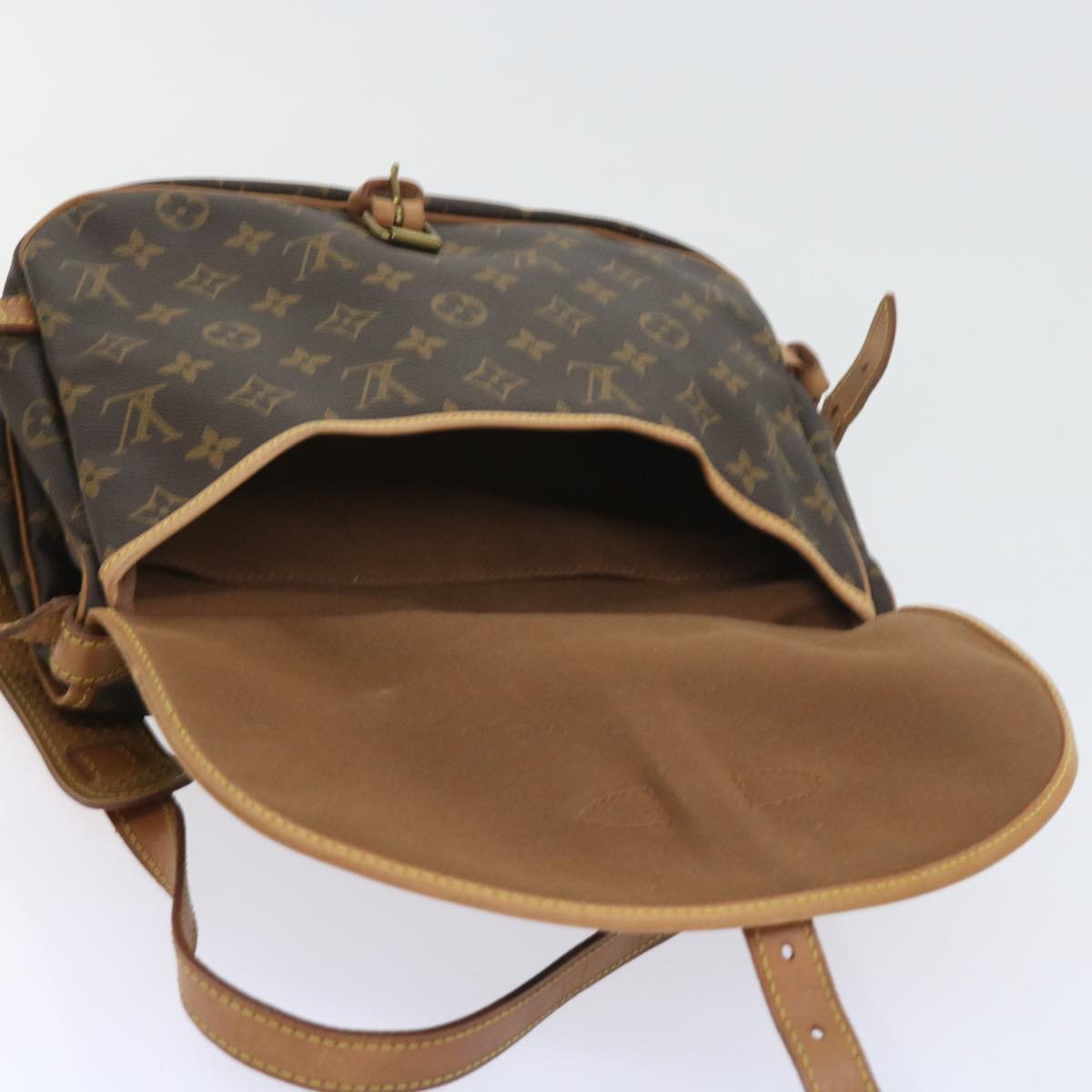 LOUIS VUITTON Monogram Saumur 30 Shoulder Bag M42256 LV Auth 55101