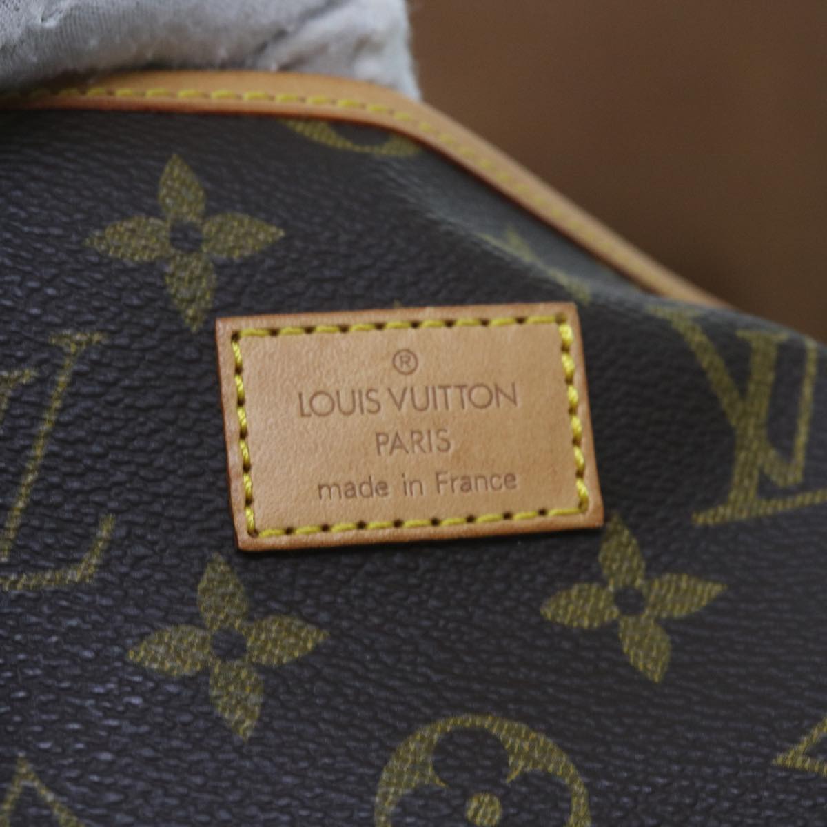 LOUIS VUITTON Monogram Saumur 35 Shoulder Bag M42254 LV Auth 55322