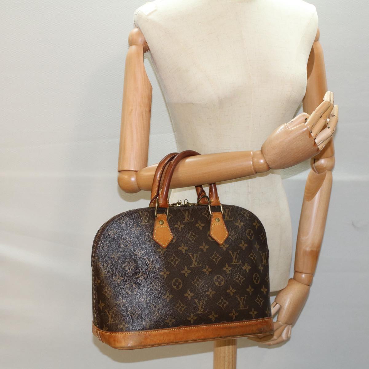 LOUIS VUITTON Monogram Alma Hand Bag M51130 LV Auth 55361