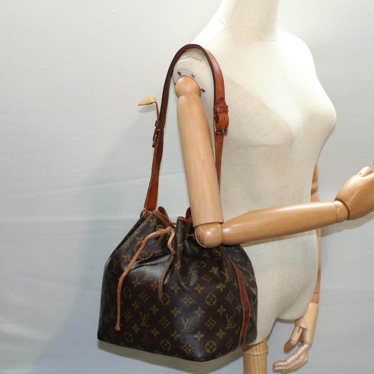 LOUIS VUITTON Monogram Petit Noe Shoulder Bag M42226 LV Auth 55366