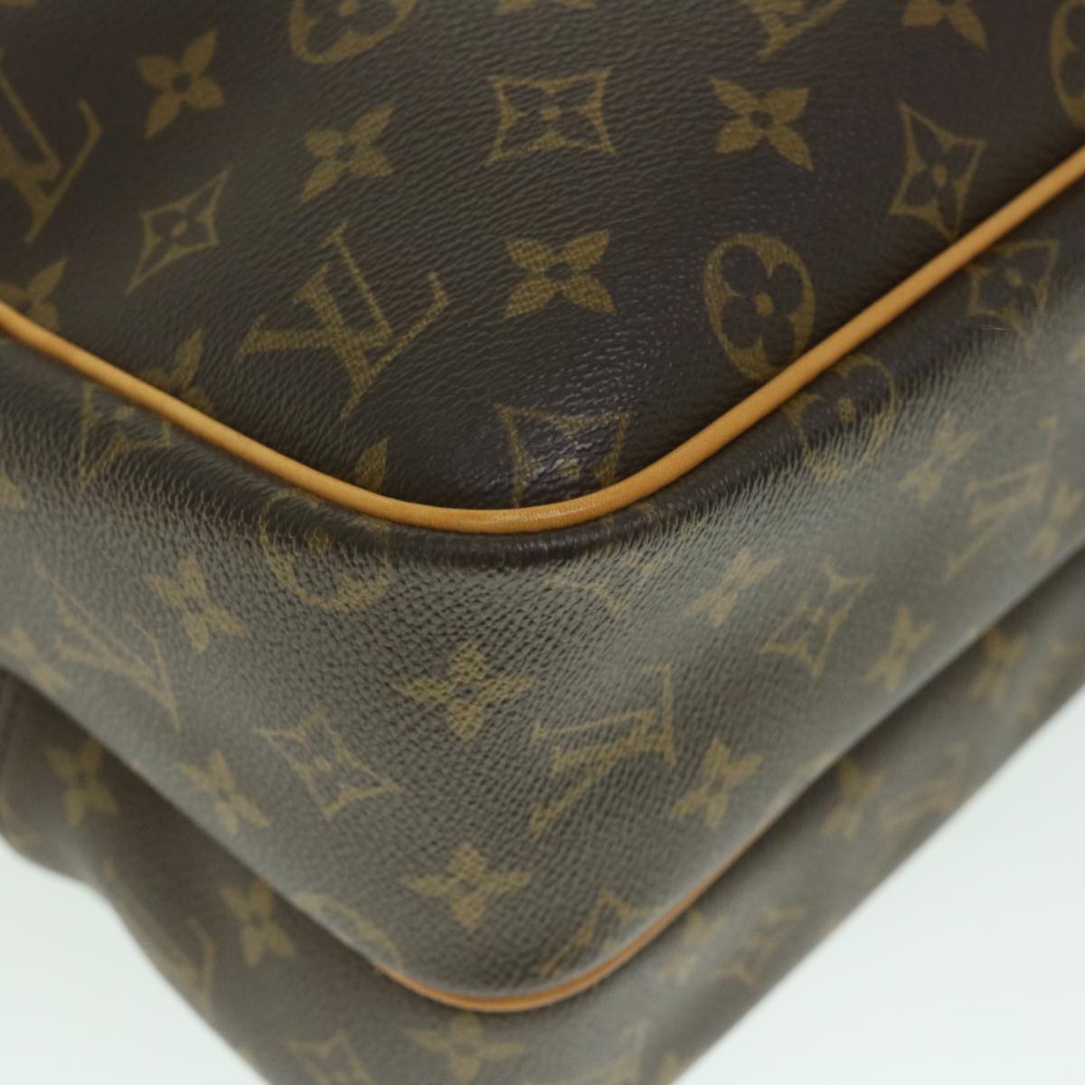 LOUIS VUITTON Monogram Reporter GM Shoulder Bag M45252 LV Auth 55635