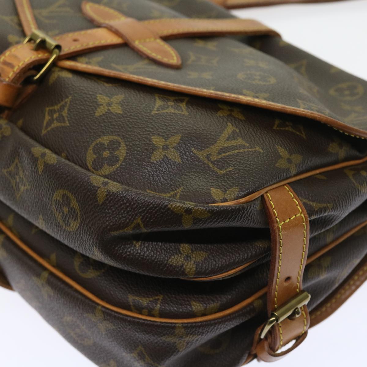 LOUIS VUITTON Monogram Saumur 30 Shoulder Bag M42256 LV Auth 55727