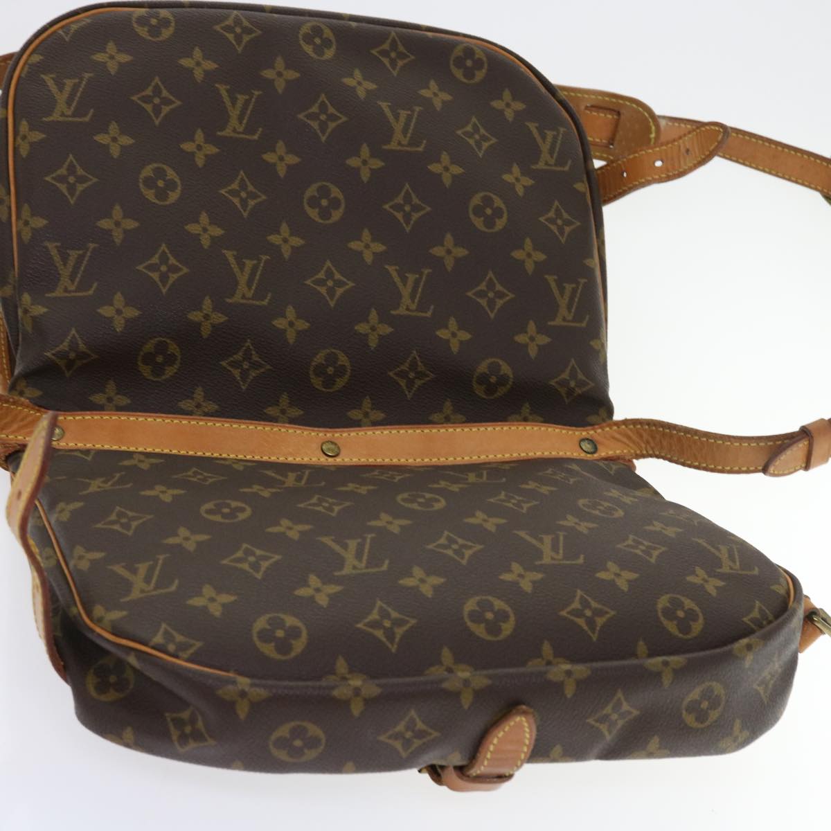 LOUIS VUITTON Monogram Saumur 30 Shoulder Bag M42256 LV Auth 55727