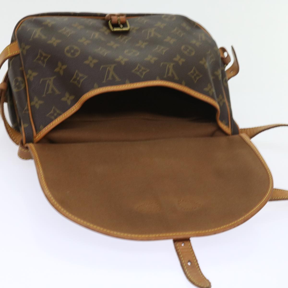 LOUIS VUITTON Monogram Saumur 30 Shoulder Bag M42256 LV Auth 55727