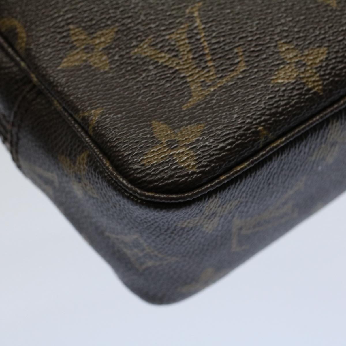 LOUIS VUITTON Monogram Trousse Toilette 23 Clutch Bag M47524 LV Auth 55731