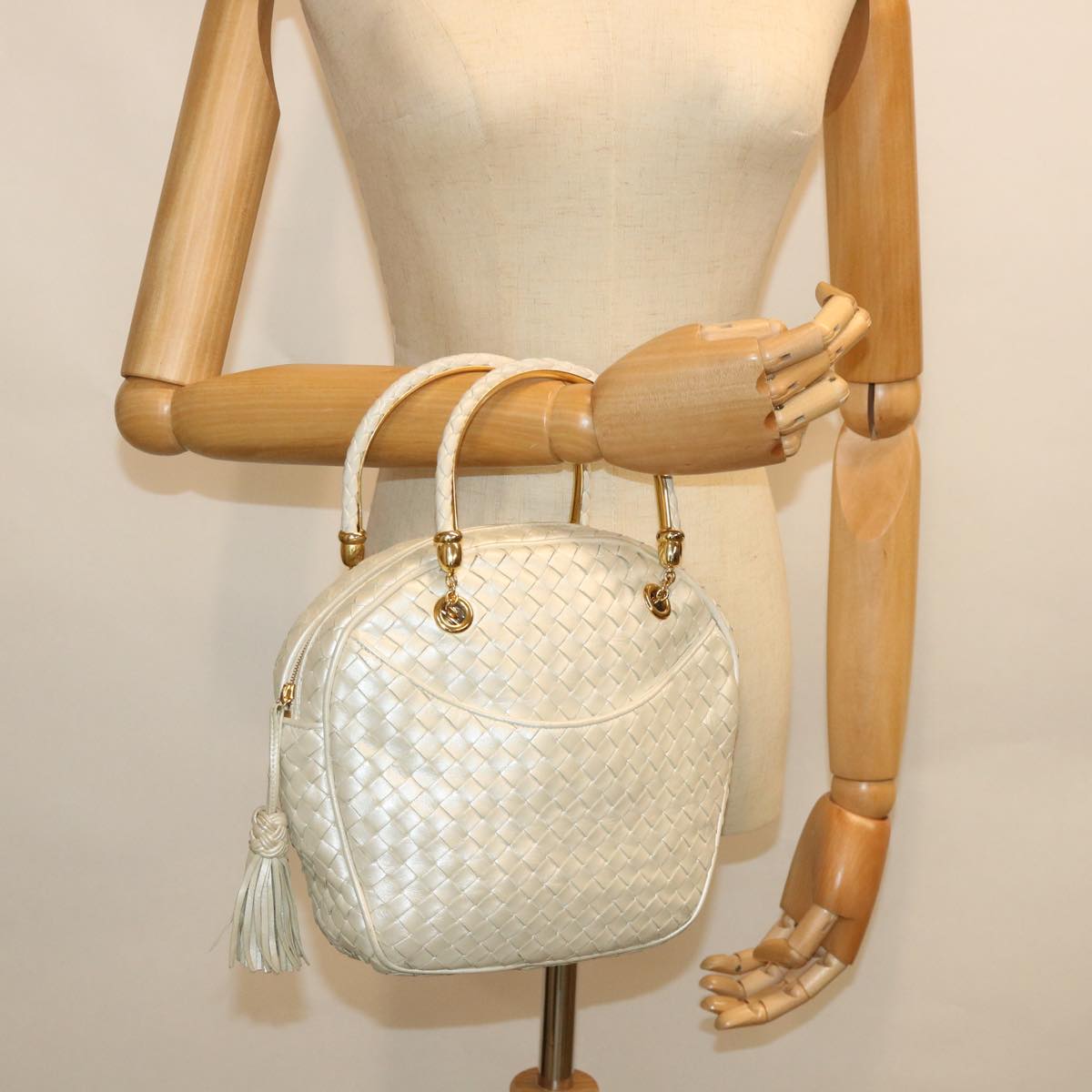 BOTTEGA VENETA INTRECCIATO Hand Bag Leather White Pearl Auth 55736