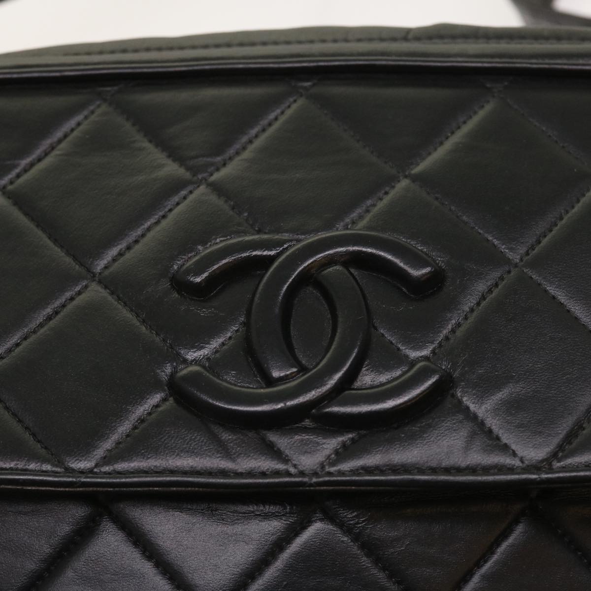 CHANEL Matelasse Shoulder Bag Lamb Skin Black CC Auth 55757