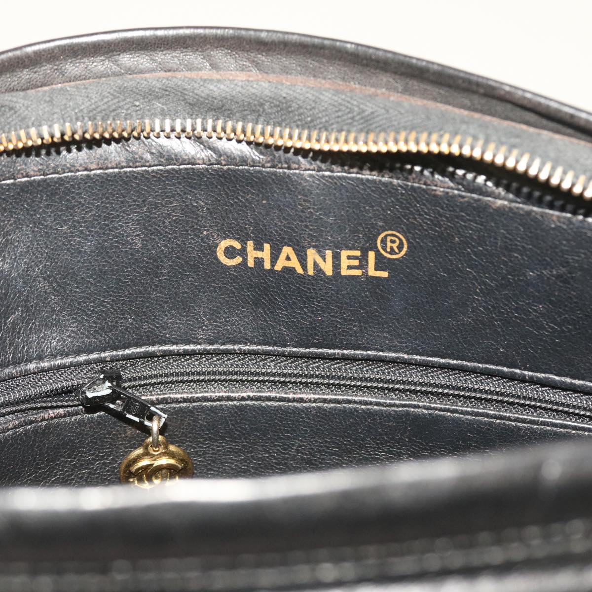 CHANEL Matelasse Shoulder Bag Lamb Skin Black CC Auth 55757